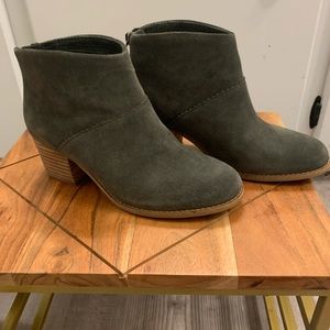 Tom’s ladies boots